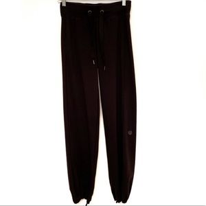Lululemon black joggers